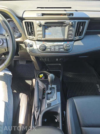 2017 Toyota RAV4 SE - miniatura 10
