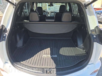 2017 Toyota RAV4 SE - miniatura 14