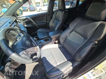 2017 Toyota RAV4 SE - miniatura 6