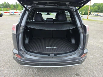 2017 Toyota RAV4 SE - miniatura 11
