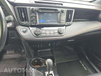 2017 Toyota RAV4 SE - miniatura 7