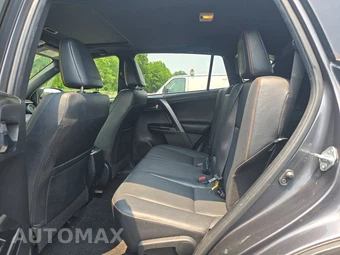 2017 Toyota RAV4 SE – miniatura 13