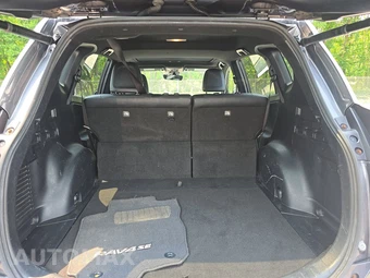 2017 Toyota RAV4 SE – miniatura 16
