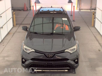 2017 Toyota RAV4 SE – miniatura 2