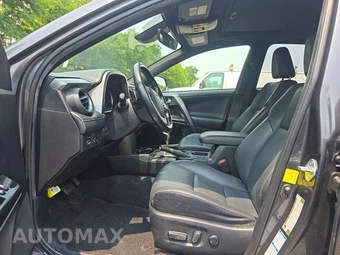 2017 Toyota RAV4 SE – miniatura 7