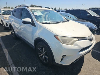 2017 Toyota RAV4 XLE – miniatura 3