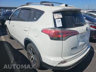 2017 Toyota RAV4 XLE – miniatura 6
