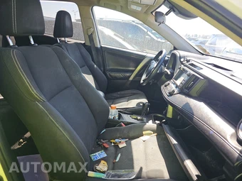 2017 Toyota RAV4 XLE – miniatura 8