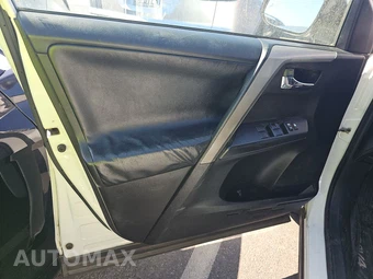 2017 Toyota RAV4 XLE – miniatura 9