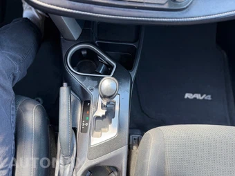 2017 Toyota RAV4 XLE - miniatura 18
