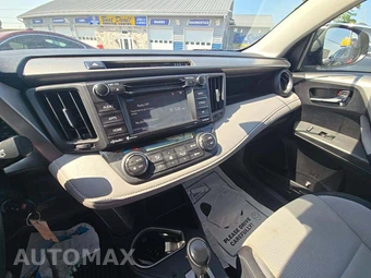 2017 Toyota RAV4 XLE – miniatura 10