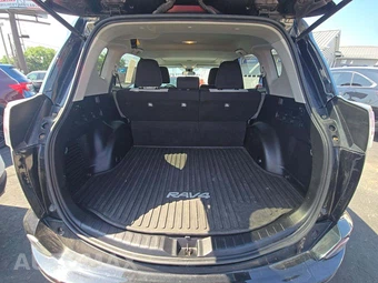 2017 Toyota RAV4 XLE – miniatura 14