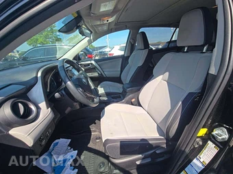 2017 Toyota RAV4 XLE – miniatura 6