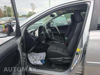 2017 Toyota RAV4 XLE – miniatura 7