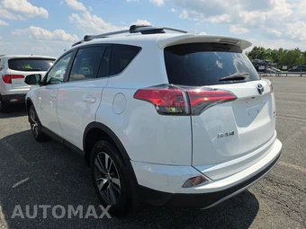 2017 Toyota RAV4 XLE – miniatura 6