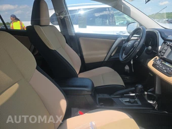2017 Toyota RAV4 XLE – miniatura 8