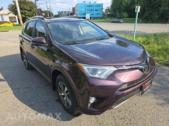2017 Toyota RAV4 XLE – miniatura 4