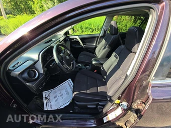 2017 Toyota RAV4 XLE – miniatura 6