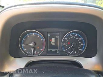 2017 Toyota RAV4 XLE – miniatura 9