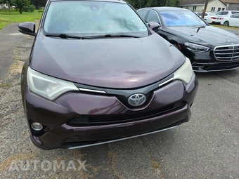 2017 Toyota RAV4 XLE – miniatura 2
