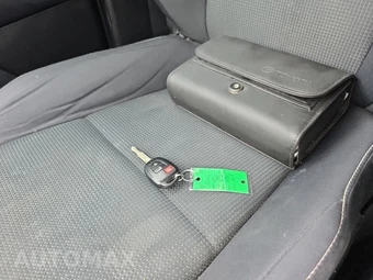 2017 Toyota RAV4 XLE – miniatura 21