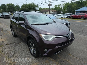 2017 Toyota RAV4 XLE – miniatura 3