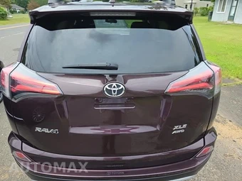 2017 Toyota RAV4 XLE – miniatura 5