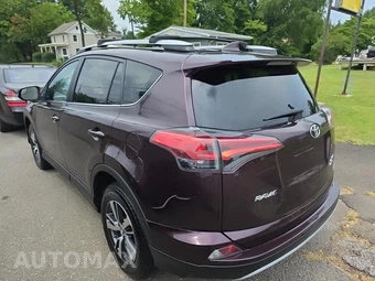 2017 Toyota RAV4 XLE – miniatura 6