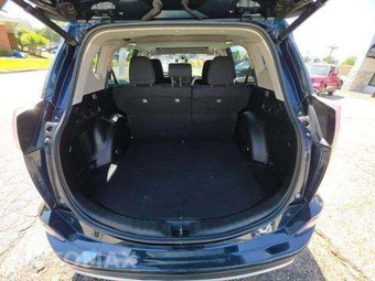 2017 Toyota RAV4 XLE – miniatura 15