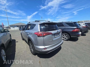 2017 Toyota RAV4 XLE - miniatura 2