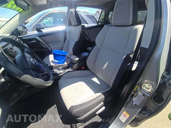 2017 Toyota RAV4 XLE - miniatura 6