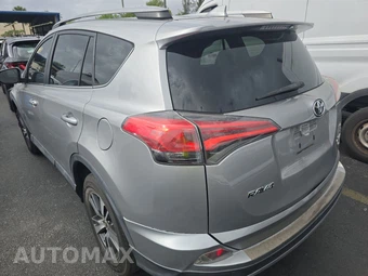 2017 Toyota RAV4 XLE – miniatura 6