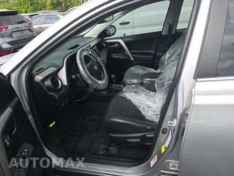 2017 Toyota RAV4 XLE – miniatura 7