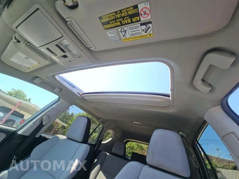 2017 Toyota RAV4 XLE – miniatura 11