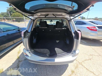 2017 Toyota RAV4 XLE – miniatura 14