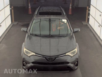 2017 Toyota RAV4 XLE – miniatura 2