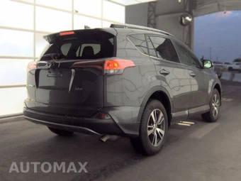 2017 Toyota RAV4 XLE – miniatura 4