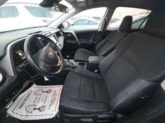2017 Toyota RAV4 XLE – miniatura 7