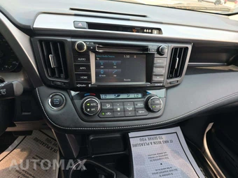 2017 Toyota RAV4 XLE – miniatura 10