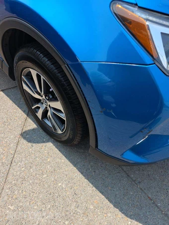 2017 Toyota RAV4 XLE – miniatura 23