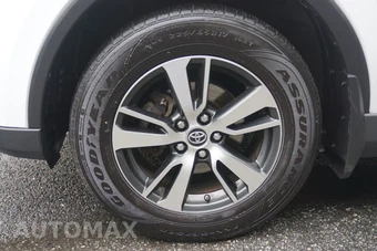 2017 Toyota RAV4 XLE – miniatura 12
