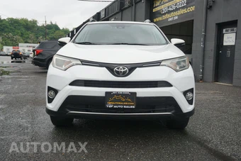 2017 Toyota RAV4 XLE – miniatura 3