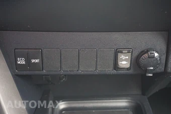 2017 Toyota RAV4 XLE – miniatura 30
