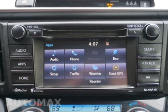2017 Toyota RAV4 XLE – miniatura 32