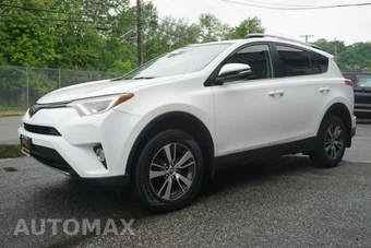 2017 Toyota RAV4 XLE – miniatura 4
