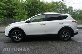2017 Toyota RAV4 XLE – miniatura 5