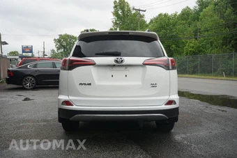 2017 Toyota RAV4 XLE – miniatura 7