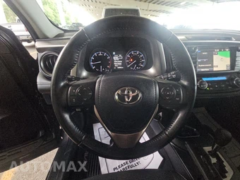 2017 Toyota RAV4 XLE - miniatura 10