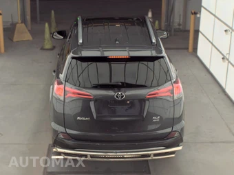 2017 Toyota RAV4 XLE - miniatura 5