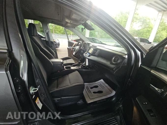 2017 Toyota RAV4 XLE - miniatura 8